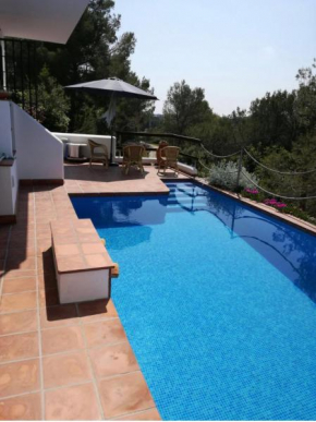 Smallville - Sitges Apartamento independiente para 4 personas con piscina